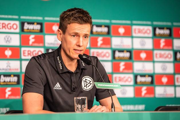 Press Conference DFB Cup Final, RB Leipzig vs Eintracht Frankfurt Berlin, 02 06 2023 Final Referee Daniel Siebert Press Conference DFB Cup Final, RB Leipzig vs Eintracht Frankfurt Olympiastadion, Berlin, 02 06 2023 DFL REGULATIONS PROHIBIT ANY USE OF PHOTOGRAPHS AS IMAGE SEQUENCES AND OR QUASI VIDEO Copyright: xBEAUTIFULxSPORTS LucianoxLimax