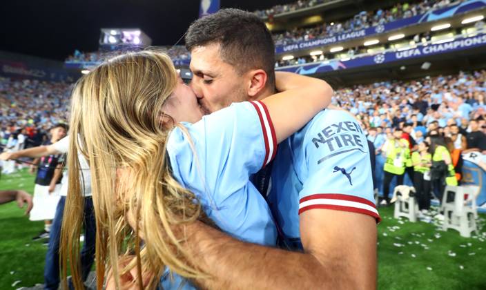Mandatory Credit: Photo by Kieran McManus Shutterstock (13949252fm) Rodri of Manchester City celebrates with his girlfriend. Manchester City v Inter Milan, UEFA Champions League, Final, Football, Ataturk Stadium, Istanbul, Turkey - 10 Jun 2023 EDITORIAL USE ONLY No use with unauthorised audio, video, data, fixture lists, club league logos or live services. Online in-match use limited to 120 images, no video emulation. No use in betting, games or single club league player publications. Manchester City v Inter Milan, UEFA Champions League, Final, Football, Ataturk Stadium, Istanbul, Turkey - 10 Jun 2023 EDITORIAL USE ONLY No use with unauthorised audio, video, data, fixture lists, club league logos or live services. Online in-match use limited to 120 images, no video emulation. No use in betting, games or single club league player publications. Copyright: xKieranxMcManus Shutterstockx 13949252fm
