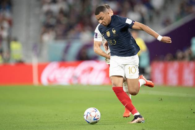 France v Poland - Round of 16 - FIFA World Cup, WM, Weltmeisterschaft, Fussball Doha Kylian Mbappe of France in action during the FIFA World Cup Qatar 2022 Round of 16 match between France v Poland at Al Thumama Stadium on December 04, 2022 in Doha, Qatar. Photo by David Niviere ABACAPRESS.COM DOHA Qatar Copyright: xNivierexDavid ABACAPRESS.COMx 834123_067 NivierexDavid ABACAPRESS.COMx 834123_067