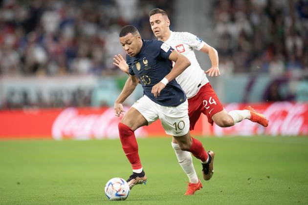France v Poland - Round of 16 - FIFA World Cup, WM, Weltmeisterschaft, Fussball Doha Kylian Mbappe of France in action during the FIFA World Cup Qatar 2022 Round of 16 match between France v Poland at Al Thumama Stadium on December 04, 2022 in Doha, Qatar. Photo by David Niviere ABACAPRESS.COM DOHA Qatar Copyright: xNivierexDavid ABACAPRESS.COMx 834123_068 NivierexDavid ABACAPRESS.COMx 834123_068