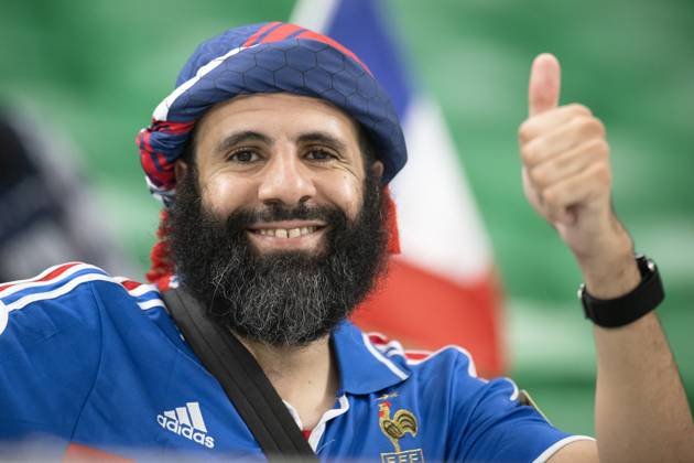 France v Poland - Round of 16 - FIFA World Cup, WM, Weltmeisterschaft, Fussball Doha Fan of France in action during the FIFA World Cup Qatar 2022 Round of 16 match between France v Poland at Al Thumama Stadium on December 04, 2022 in Doha, Qatar. Photo by David Niviere ABACAPRESS.COM DOHA Qatar Copyright: xNivierexDavid ABACAPRESS.COMx 834123_081 NivierexDavid ABACAPRESS.COMx 834123_081