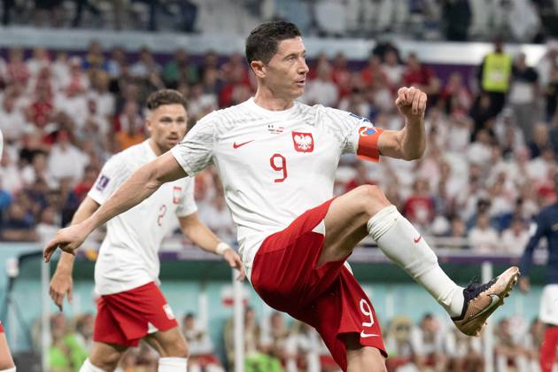 France v Poland - Round of 16 - FIFA World Cup, WM, Weltmeisterschaft, Fussball Doha Robert Lewandowski of Poland in action during the FIFA World Cup Qatar 2022 Round of 16 match between France v Poland at Al Thumama Stadium on December 04, 2022 in Doha, Qatar. Photo by David Niviere ABACAPRESS.COM DOHA Qatar Copyright: xNivierexDavid ABACAPRESS.COMx 834123_084 NivierexDavid ABACAPRESS.COMx 834123_084
