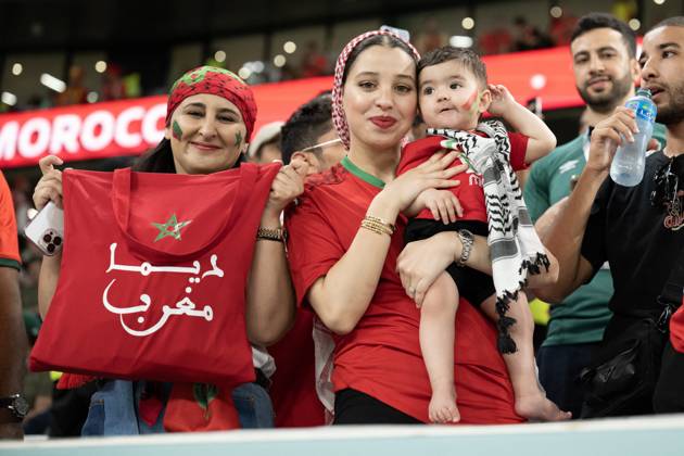 Morocco v Spain - Round of 16 - FIFA World Cup, WM, Weltmeisterschaft, Fussball Doha. Marocan fans attend the FIFA World Cup Qatar 2022 Round of 16 match between Morocco v Spain at the Al-Thumama Stadium, on December 06, 2022 in Doha, Qatar. Photo by David Niviere ABACAPRESS.COM DOHA Qatar Copyright: xNivierexDavid ABACAPRESS.COMx 834436_007 NivierexDavid ABACAPRESS.COMx 834436_007