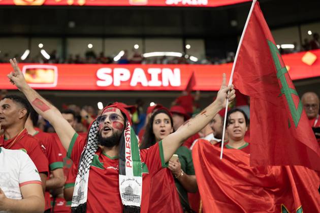 Morocco v Spain - Round of 16 - FIFA World Cup, WM, Weltmeisterschaft, Fussball Doha. Marocan fans attend the FIFA World Cup Qatar 2022 Round of 16 match between Morocco v Spain at the Al-Thumama Stadium, on December 06, 2022 in Doha, Qatar. Photo by David Niviere ABACAPRESS.COM DOHA Qatar Copyright: xNivierexDavid ABACAPRESS.COMx 834436_008 NivierexDavid ABACAPRESS.COMx 834436_008