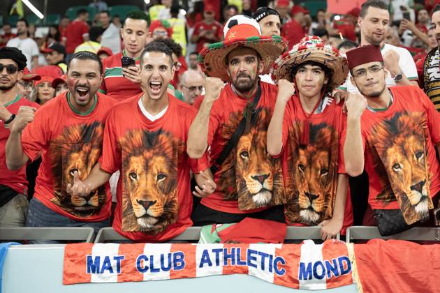 Morocco v Spain - Round of 16 - FIFA World Cup, WM, Weltmeisterschaft, Fussball Doha. Marocan fans attend the FIFA World Cup Qatar 2022 Round of 16 match between Morocco v Spain at the Al-Thumama Stadium, on December 06, 2022 in Doha, Qatar. Photo by David Niviere ABACAPRESS.COM DOHA Qatar Copyright: xNivierexDavid ABACAPRESS.COMx 834436_010 NivierexDavid ABACAPRESS.COMx 834436_010