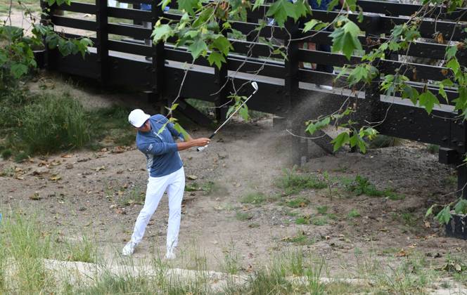 Rickie Fowler hits a drive on the 7th hole during the first round of the 2023 U.S. Open Golf Championship at the Los Angeles Country Club in Los Angeles, California on Thursday, June 15, 2023. Fowler finished the day with an eight-under-par 62.  LAP20230615931 MIKExGOULDING