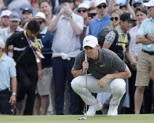 Rory McIlroy of Northern Ireland lines up a putt on the 10th green during the first round of the 2023 U.S. Open Golf Championship at the Los Angeles Country Club in Los Angeles, California on Thursday, June 15, 2023.  LAP20230615945 MIKExGOULDING