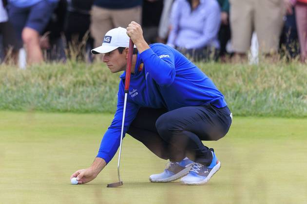 June 15, 2023, Los Angeles, California, USA: Viktor Hovland lines up his putt during the First round of the LACC 123rd U.S. Open Championship on Thursday June 15, 2023 held at the Los Angeles Country Club in Los Angeles, California. JAVIER ROJAS PI Los Angeles USA - ZUMAp124 20230615_zaa_p124_024 Copyright: xJavierxRojasx