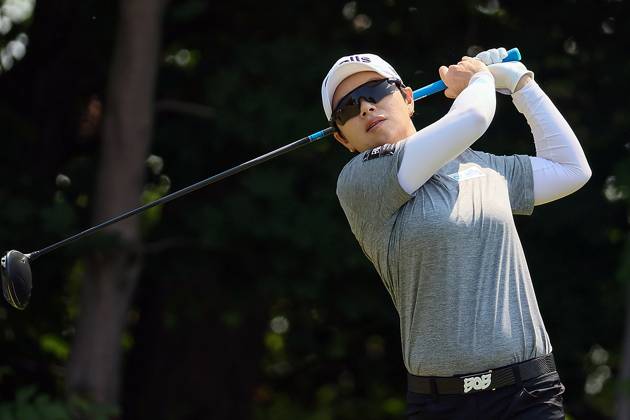 Meijer LPGA, Golf Damen Classic for Simply Give Eun-Hee Ji of Gapyung, Republic of Korea hits from the 4th tee during the third round of the Meijer LPGA Classic golf tournament at Blythefield Country Club in Belmont, MI, USA Saturday, June 17, 2023. Belmont Michigan United States  Copyright: xAmyxLemusx originalFilename:lemus-meijerlp230617_npCOu.jpg