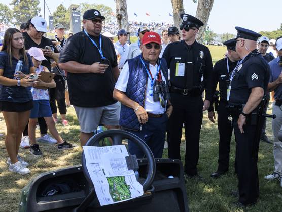 June 17, 2023, Los Angeles, California, USA: A rules official arrives to a Cameron Young ball that landed on a golf cart outside the ropes of the 10th hole during the Third round of the LACC 123rd U.S. Open Championship on Saturday June 17, 2023 held at the Los Angeles Country Club in Los Angeles, California. JAVIER ROJAS PI Los Angeles USA - ZUMAp124 20230617_zaa_p124_004 Copyright: xJavierxRojasx
