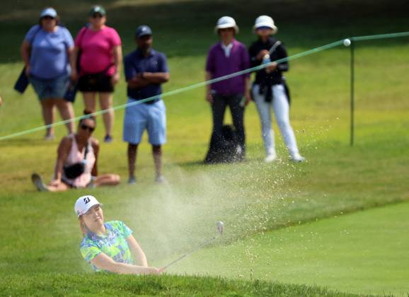 Meijer LPGA, Golf Damen Classic for Simply Give Ayaka Furue of Kobe, Japan hits from the bunker to the 13th green during the third round of the Meijer LPGA Classic golf tournament at Blythefield Country Club in Belmont, MI, USA Saturday, June 17, 2023. Belmont Michigan United States  Copyright: xAmyxLemusx originalFilename:lemus-meijerlp230617_npQ96.jpg