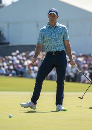 Rory McIlroy reacts to barely missing a putt for eagle on the first hole during the third round for the 2023 U.S. Open at the Los Angeles Country Club in Los Angeles on Saturday June 17, 2023. .  LAP2023061708 MIKExGOULDING