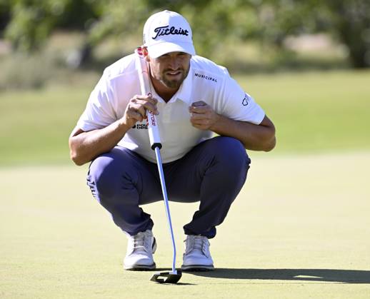 Wyndham Clark lines up his putt on the seventh green during the third round of the 2023 U.S. Open Golf Championship at the Los Angeles Country Club in Los Angeles on Saturday, June 17, 2023.  LAP20230617226 ALEXxGALLARDO