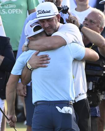 Wyndham Clark celebrates after winning the 2023 U.S. Open Golf Championship at the Los Angeles Country Club in Los Angeles, California on Sunday, June 18, 2023. The win is Clark s first major championship and he shot 64, 67, 69 and 70 for a 10-under-par 270.  LAP202306187800 ALEXxGALLARDO