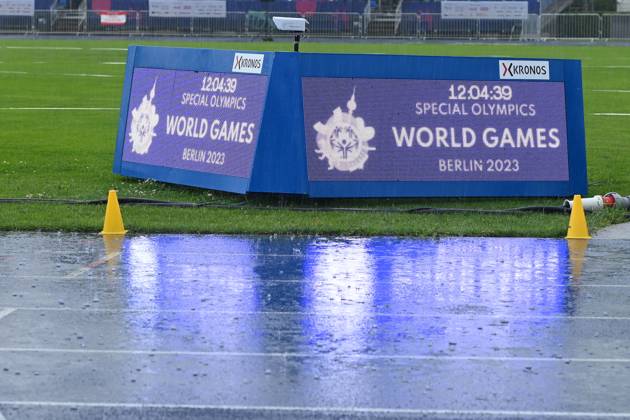 Berlin, Germany, June 20th 2023: Heavy rain at Olympiapark during the Special Olympics World Games Berlin 2023 - Men s 800m - Olympiapark. (Ryan Sleiman SPP) Copyright: xRyanxSleimanx xSPPx spp-en-RySlSp-Special Olympics World Games Berlin 2023 - Mens 800m - Olympiapark_0298