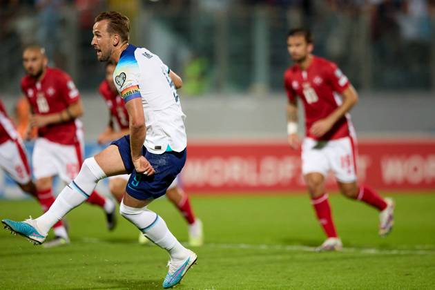 TA™ QALI, MALTA - JUNE 16: England national soccer team captain Harry Kane takes a penalty kick during the UEFA EURO, EM, Europameisterschaft,Fussball 2024 European qualifying soccer match between Malta and England at the National Stadium, Ta™ Qali, Malta, on 16 June 2023. Malta v England - UEFA EURO 2024 European Qualifier