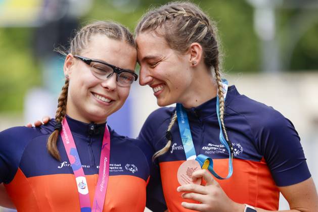 SEPCIAL OLYMPICS WORLD GAMES Special Olympics World Games Berlin 2023 6 day 22 june 2023 cycling 25 k road race podium Jolene Boom and Esmee Anne De Meulmeester on the podium Berlin Straße des 17 Junis Berlin Germany.