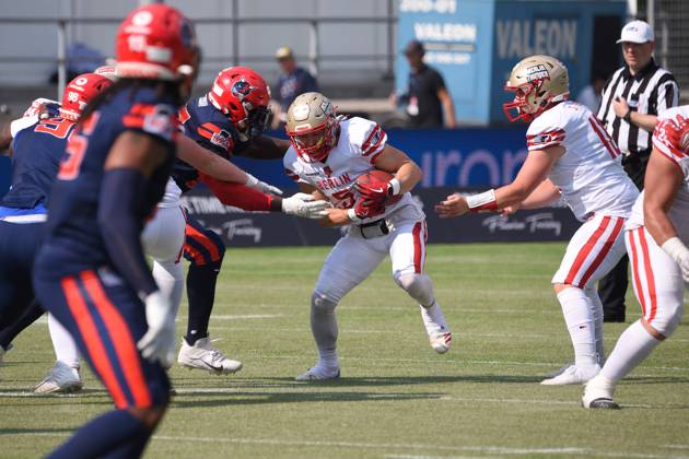 American football, 2023 season, European League of Football ELF , Hamburg Sea Devils Berlin Thunder, Stadion Hoheluft Hamburg , 25 06 2023, 4 Gameweek Evans Yeboah 95, Sea Devils, DL, GHA grabs Max E Zimmermann 5, Berlin Thunder, WR For editorial use only Photo IMAGO Lobeca Roberto Seidel Hamburg Stadion Hoheluft, Lokstedter Steindamm 87 Hamburg Germany. Copyright: xIMAGO. Lobeca RobertoxSeidelx