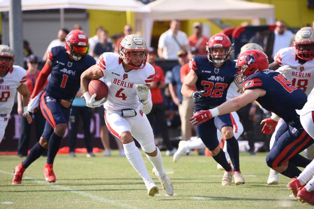 American football, 2023 season, European League of Football ELF , Hamburg Sea Devils Berlin Thunder, Stadion Hoheluft Hamburg , 25 06 2023, 4 Gameweek Aaron Jackson 4, Berlin Thunder, WR carries the ball back and evades opponents For editorial use only Photo IMAGO Lobeca Roberto Seidel Hamburg Stadion Hoheluft, Lokstedter Steindamm 87 Hamburg Germany. Copyright: xIMAGO. Lobeca RobertoxSeidelx