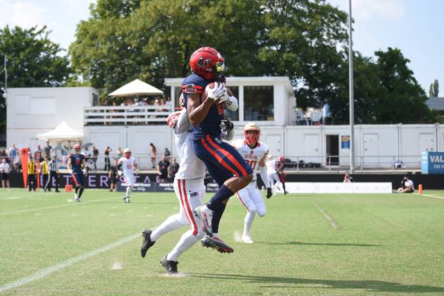 American football, 2023 season, European League of Football ELF , Hamburg Sea Devils Berlin Thunder, Stadion Hoheluft Hamburg , 25 06 2023, 4 Gameweek Malik Stanley 2, Sea Devils, WR, USA catches a pass in the end zone For editorial use only Photo IMAGO Lobeca Roberto Seidel Hamburg Stadion Hoheluft, Lokstedter Steindamm 87 Hamburg Germany. Copyright: xIMAGO. Lobeca RobertoxSeidelx