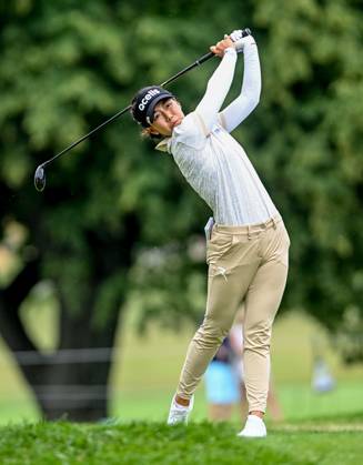 June 25, 2023, Springfield, NJ, USA: Jenny Shin hits a tee shot during the final round of the KPMG Womens Golf Championship at Baltusrol Golf Club in Springfield, NJ on June 25, 2023. Eclipse Sportswire CSM Springfield USA - ZUMAcs17 20230625_zaf_cs17_012 Copyright: xScottxSeriox