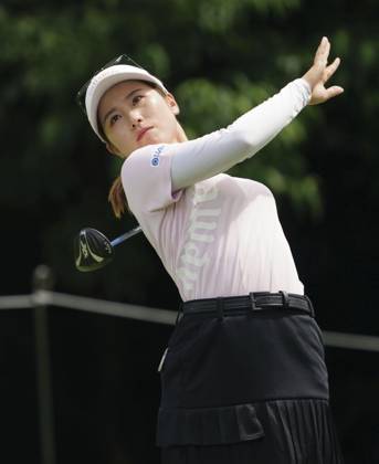 Golf: Women s PGA, Golf Herren Championship Yuna Nishimura of Japan hits a tee shot on the second hole during the final round of the KPMG Women s PGA Championship golf tournament at Baltusrol Golf Club in Springfield, New Jersey, on June 25, 2023.  A14AA0001621444P 
