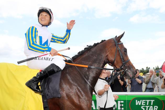 30 06 2023, Hamburg, Hanseatic City of Hamburg, GER Clever Candy with Bayarsaikhan Ganbat after winning the Grand Prix of Lotto Hamburg Galopprennbahn Hamburg Horn horse, jockey, Clever Candy, Ganbat, victory 230630D710HAMBURG JPG