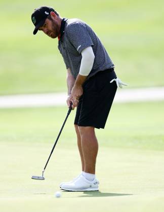 Mandatory Credit: Photo by James Marsh Shutterstock (13995948av) Louis Oosthuizen of South Africa and team Stinger during his round. LIV Golf Invitational London, Day Two, Golf, Centurion Club, Hemel Hempstead, UK - 08 Jul 2023 LIV Golf Invitational London, Day Two, Golf, Centurion Club, Hemel Hempstead, UK - 08 Jul 2023 Copyright: xJamesxMarsh Shutterstockx 13995948av