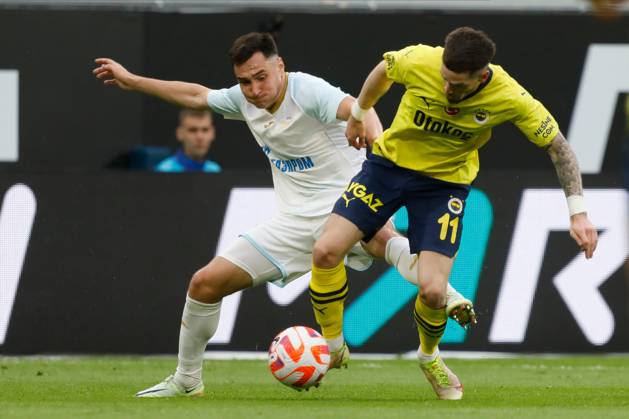 Zenit St. Petersburg v Fenerbahce SK - Pari Match Premier Vyacheslav Karavaev (L) of Zenit St. Petersburg and Ryan Kent of Fenerbahce vie for the ball during the Pari Match Premier tournament match between FC Zenit Saint Petersburg and Fenerbahce SK on July 9, 2023 at Gazprom Arena in Saint Petersburg, Russia. Saint Petersburg Russia Copyright: xMikexKireevx originalFilename:kireev-zenitstp230709_npFI9