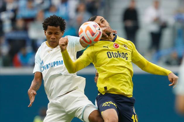 Zenit St. Petersburg v Fenerbahce SK - Pari Match Premier Wilmar Barrios (L) of Zenit St. Petersburg and Serdar Dursun of Fenerbahce vie for the ball during the Pari Match Premier tournament match between FC Zenit Saint Petersburg and Fenerbahce SK on July 9, 2023 at Gazprom Arena in Saint Petersburg, Russia. Saint Petersburg Russia Copyright: xMikexKireevx originalFilename:kireev-zenitstp230709_npK5W
