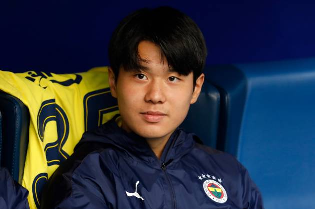 Zenit St. Petersburg v Fenerbahce SK - Pari Match Premier Jin-Ho Jo of Fenerbahce looks on during the Pari Match Premier tournament match between FC Zenit Saint Petersburg and Fenerbahce SK on July 9, 2023 at Gazprom Arena in Saint Petersburg, Russia. Saint Petersburg Russia Copyright: xMikexKireevx originalFilename:kireev-zenitstp230709_npvo3