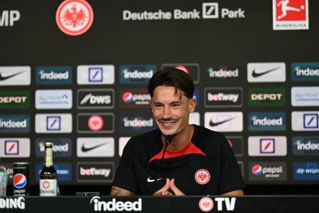 11 07 2023, xjhx, football 1 Bundesliga, Eintracht Frankfurt press conference Robin Koch emspor, v l Robin Koch DFL DFB REGULATIONS PROHIBIT ANY USE OF PHOTOGRAPHS as IMAGE SEQUENCES and or QUASI VIDEO Frankfurt am Main