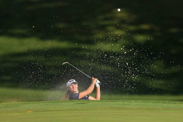 DANA Open Ellinor Sudow of Vasatorp, Sweden hits from the bunker to the 18th green during the first round of the Dana Open golf tournament at Highland Meadows Golf Club in Sylvania, Ohio USA, on Thursday, July 13, 2023. Sylvania Ohio United States  Copyright: xAmyxLemusx originalFilename:lemus-danaopen230713_npinB.jpg