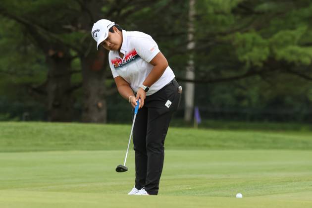 SYLVANIA, OH - JULY 13: Pavarisa Yoktuan, of Thailand, puts on the 18th green during the first round of the LPGA, Golf Damen Dana Open on July 13, 2023 at Highland Meadows Golf Club in Sylvania, Ohio. (Photo by Scott W. Grau Icon Sportswire) GOLF: JUL 13 LPGA Dana Open EDITORIAL USE ONLY Icon23071347