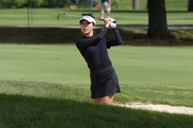 SYLVANIA, OH - JULY 13: LPGA, Golf Damen golfer Muni He hits out of a sand trap on the 18th hole during the first round of the Dana Open on July 13, 2023, at Highland Meadows Golf Club in Sylvania, Ohio. (Photo by Brian Spurlock Icon Sportswire) GOLF: JUL 13 LPGA Dana Open EDITORIAL USE ONLY Icon230713124