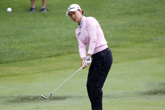 SYLVANIA, OH - JULY 15: LPGA, Golf Damen golfer Minjee Lee chips on the 11th hole during the third round of the Dana Open on July 15, 2023, at Highland Meadows Golf Club in Sylvania, Ohio. (Photo by Brian Spurlock Icon Sportswire) GOLF: JUL 15 LPGA Dana Open EDITORIAL USE ONLY Icon230715021