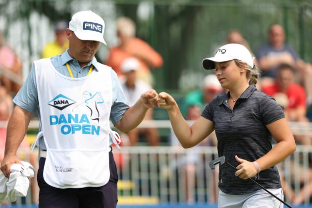 Dana Open Mia Hammond celebrates with her caddie after putting in for a birdie on the second green during the final round of the Dana Open at Highland Meadows Golf Club in Sylvania, Ohio USA, on Sunday, July 16, 2023. Sylvania Ohio United States  Copyright: xJorgexLemusx originalFilename:lemus-danaopen230716_np5XX.jpg