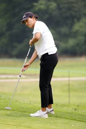 SYLVANIA, OH - JULY 15: LPGA, Golf Damen golfer Annie Park putts on the 2nd hole during the final round of the Dana Open on July 16, 2023, at Highland Meadows Golf Club in Sylvania, Ohio. (Photo by Brian Spurlock Icon Sportswire) GOLF: JUL 15 LPGA Dana Open EDITORIAL USE ONLY Icon230716025