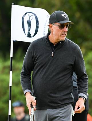 Mandatory Credit: Photo by Greig Cowie Shutterstock (14013394s) Phil Mickelson on the 4th Green The British Open Championship, Practice, Golf, Royal Liverpool Golf Club, Liverpool, UK - 19 Jul 2023 The British Open Championship, Practice, Golf, Royal Liverpool Golf Club, Liverpool, UK - 19 Jul 2023 Copyright: xGreigxCowie Shutterstockx 14013394s