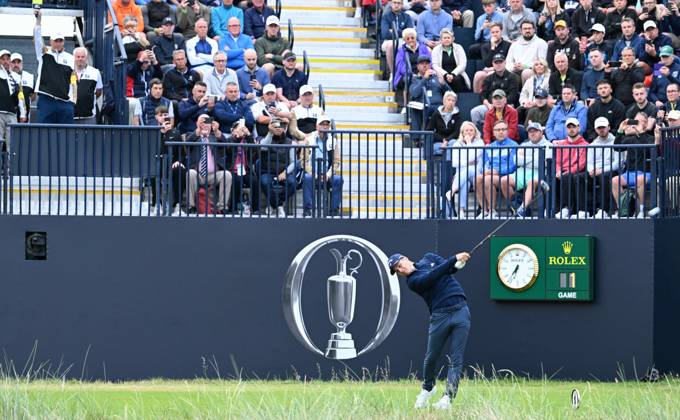 Mandatory Credit: Photo by Greig Cowie Shutterstock (14015622d) Matthew Jordan gets the 151st Open Championship underway in Group One. Rolex The British Open Championship, Day One, Golf, Royal Liverpool Golf Club, Liverpool, UK - 20 Jul 2023 The British Open Championship, Day One, Golf, Royal Liverpool Golf Club, Liverpool, UK - 20 Jul 2023  Copyright: xGreigxCowie Shutterstockx 14015622d