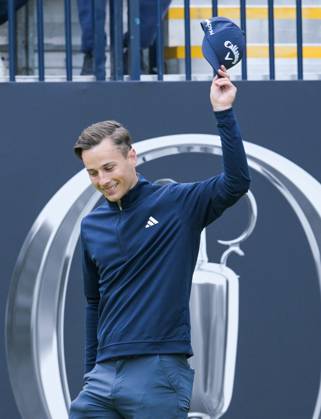 Mandatory Credit: Photo by Greig Cowie Shutterstock (14015622h) Matthew Jordan gets a rapturous reception on the 1st Tee as gets the 151st Open Championship underway in Group One. The British Open Championship, Day One, Golf, Royal Liverpool Golf Club, Liverpool, UK - 20 Jul 2023 The British Open Championship, Day One, Golf, Royal Liverpool Golf Club, Liverpool, UK - 20 Jul 2023  Copyright: xGreigxCowie Shutterstockx 14015622h