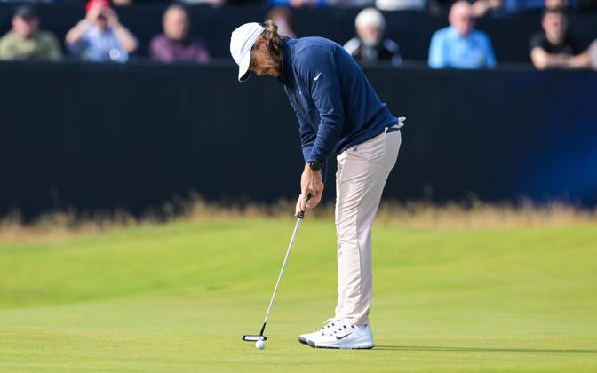 Mandatory Credit: Photo by Greig Cowie Shutterstock (14015622ac) Tommy Fleetwood on the 1st Green The British Open Championship, Day One, Golf, Royal Liverpool Golf Club, Liverpool, UK - 20 Jul 2023 The British Open Championship, Day One, Golf, Royal Liverpool Golf Club, Liverpool, UK - 20 Jul 2023  Copyright: xGreigxCowie Shutterstockx 14015622ac