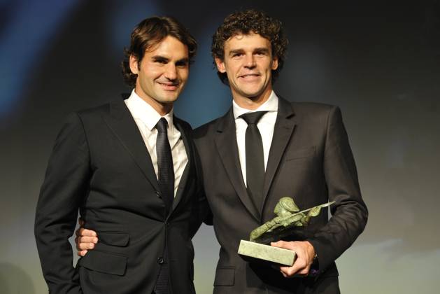 Tennis File Pictures Roger Federer of Switzerland and Gustavo Kuerten of Brazil at the ITF World Champions Dinner on day ten of the French Open tennis at the Roland Garros stadium in Paris, France on June 1, 2010. Photo by Corinne Dubreuil Cameleon ABACAPRESS.COM Paris - France  Copyright: xDubreuilxCorinne ABACAx 232955_002 DubreuilxCorinne ABACAx 232955_002