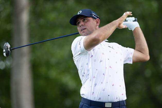 BLAINE, MN - JULY 27: Gary Woodland hits a tee shot on the eleventh hole during the first round of the 3M Open at TPC Twin Cities on July 27, 2023 in Blaine, Minnesota. (Photo by Bailey Hillesheim Icon Sportswire) GOLF: JUL 27 PGA, Golf Herren - 3M Open Round 1 EDITORIAL USE ONLY Icon2307270383