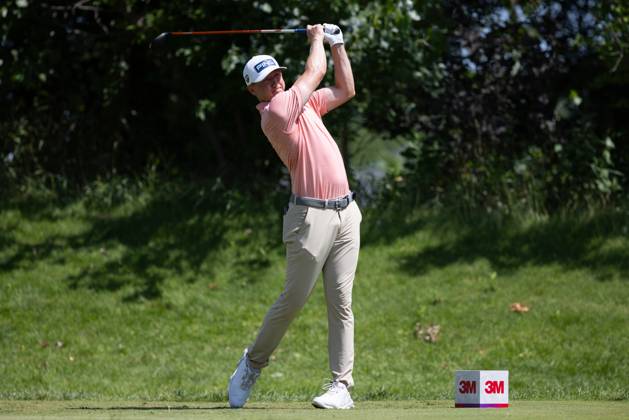 BLAINE, MN - JULY 28: Mackenzie Hughes hits a tee shot on the sixth hole during the second round of the 3M Open at TPC Twin Cities on July 28, 2023 in Blaine, Minnesota. (Photo by Bailey Hillesheim Icon Sportswire) GOLF: JUL 28 PGA, Golf Herren - 3M Open EDITORIAL USE ONLY Icon2307280233