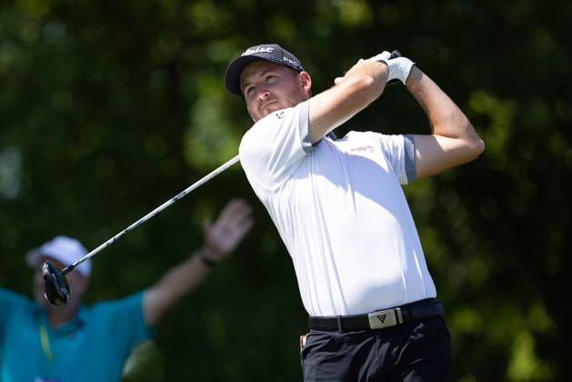 Sport Bilder des Tages BLAINE, MN - JULY 30: Lee Hodges hits a tee shot on the eleventh hole during the final round of the 3M Open at TPC Twin Cities on July 30, 2023 in Blaine, Minnesota. (Photo by Bailey Hillesheim Icon Sportswire) GOLF: JUL 30 PGA, Golf Herren - 3M Open EDITORIAL USE ONLY Icon2307300373