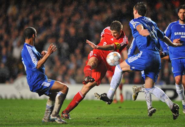 UEFA Champions League Soccer match, Semi Final, Chelsea vs Liverpool Liverpool s Steven Gerrard takes a free kick during the UEFA Champions League Soccer match, Semi Final, Second Leg, Chelsea vs Liverpool at the Stamford Bridge in London, UK on April 30, 2008. Chelsea won 3-2. Chelsea reach his first Champions League final. Photo by Steeve McMay Cameleon ABACAPRESS.COM London - Copyright: xMcMayxSteve ABACAx 151133_34 McMayxSteve ABACAx 151133_34