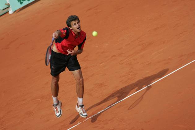60819 34 Brasilian player Gustavo Kuerten pictured during his defeat vs Argentinian David Nalbandian (6-2, 3-6, 6-4, 7-6) at the French Open 2004 at Roland Garros in Paris-France on Wednesday, June 2, 2004. Photo by Gorassini-Zabulon ABACA.  Copyright: xGorassini-Zabulon ABACAx 60819_34 Gorassini-Zabulon ABACAx 60819_34