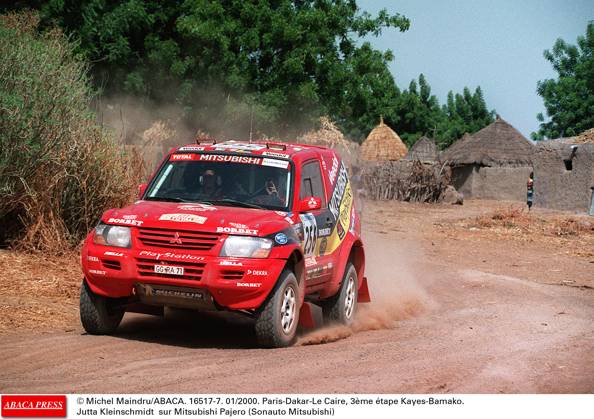 16517 07 Michel Maindru ABACA. 16517-7. 01 2000. Paris-Dakar-Le Caire, 3Âme Å½tape Kayes-Bamako. Jutta Kleinschmidt sur Mitsubishi Pajero (Sonauto Mitsubishi)  Copyright: xMaindruxPhoto ABACAx 16517_07 MaindruxPhoto ABACAx 16517_07