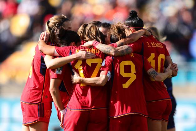 WWC23 QTR FINAL SPAIN NETHERLANDS, Spain huddle after being denied their opening goal due to offside during the FIFA Women s World Cup 2023 Quarter Final soccer match between Spain and the Netherlands in Wellington, New Zealand, Friday, August 11, 2023. ( NO ARCHIVING, EDITORIAL USE ONLY, NO USE IN BOOKS WITHOUT CONSENT WELLINGTON NEW ZEALAND  Copyright: xAARONxGILLIONSx 20230811001829680222